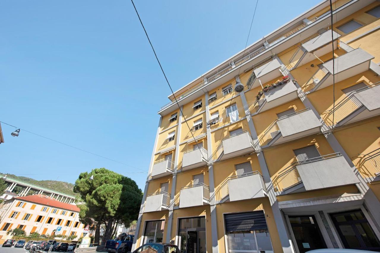 Trilocale Mazzini Con 2 Balconi Lejlighed Varazze Eksteriør billede